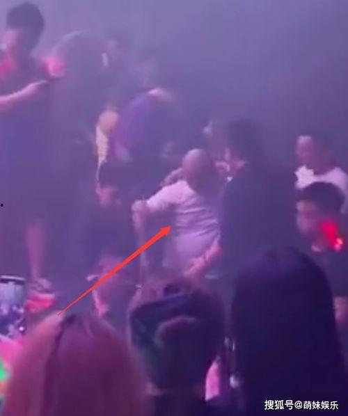 爽哥爆料网红视频播放,网红视频播放背后的秘密大曝光！  第3张