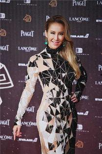 李玟爆料典礼清唱视频,现场真实实力引发热议