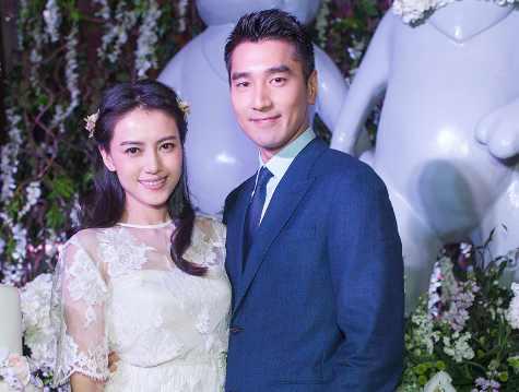 娱乐大爆料姐弟恋是谁啊,哪对明星恋情引发热议？