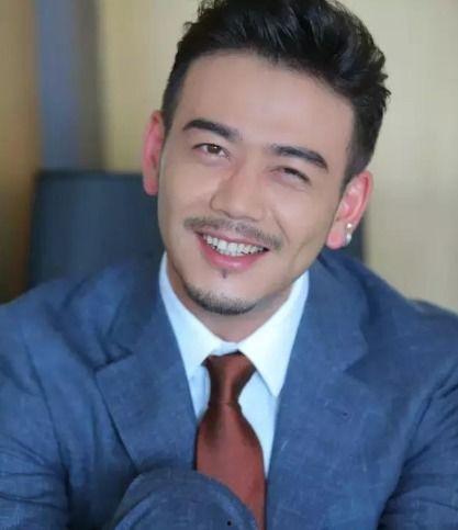 爆料娱乐圈杨烁小说,揭秘小说背后的真实故事  第2张