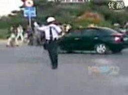 交警爆料视频,惊险一幕，警示交通违法行为  第2张