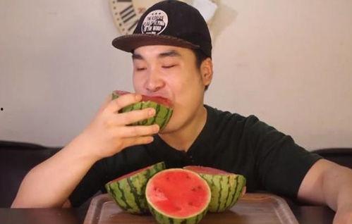 东北名媛吃瓜网红,揭秘网红背后的生活真相  第3张