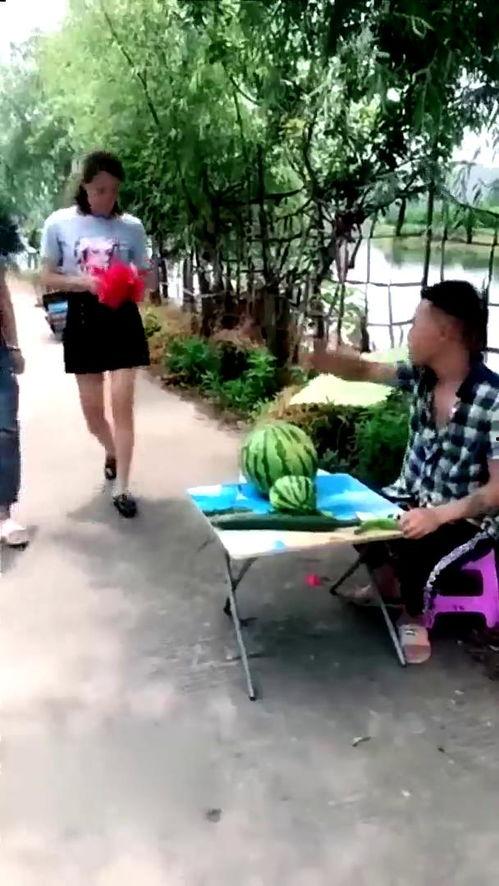 新瓜最新爆料长椅视频,长椅视频揭示惊人真相  第2张