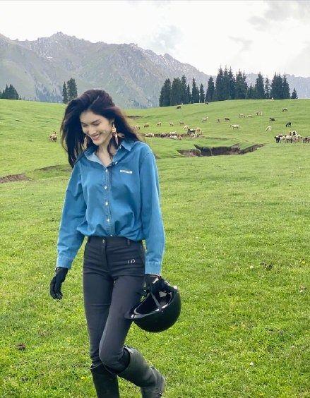 何穗最新爆料视频大全,揭秘时尚界女神的私生活与时尚秘籍 第3张 何穗最新爆料视频大全,揭秘时尚界女神的私生活与时尚秘籍 第3张